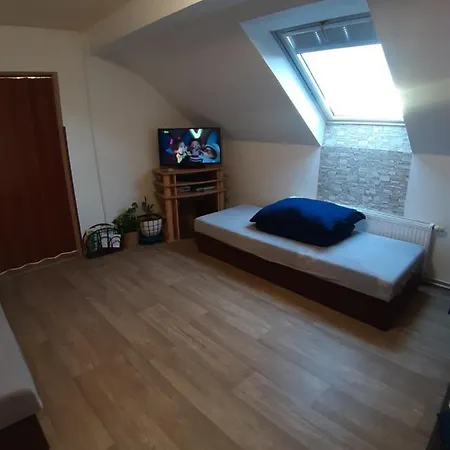 Apartman U Zvonicky 45 Srch パルドゥビツェ